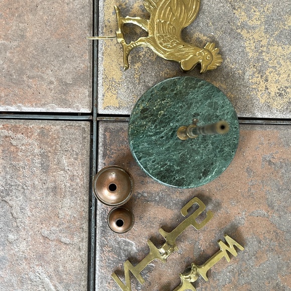 Unique vintage brass rooster weathervane tabletop decoration - Picture 5 of 9